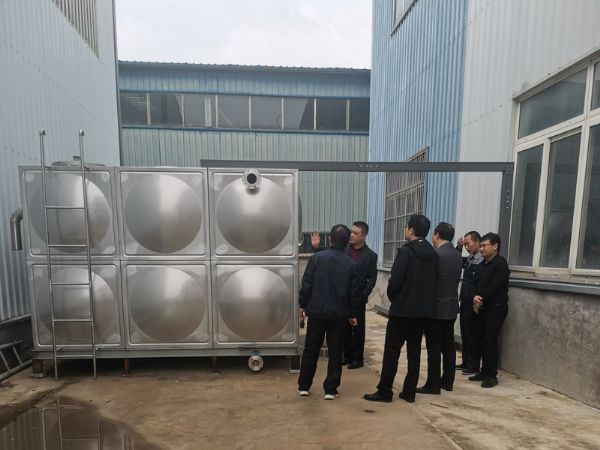 濟寧職業技術學院機電工程系教師及校領導，協同鎮領導來廠考察合作